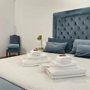 לינה וארוחת בוקר Maison M Boutique