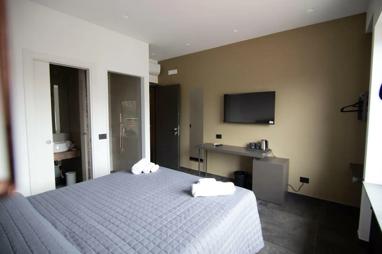 Napoliurbansuite 2*, Naples